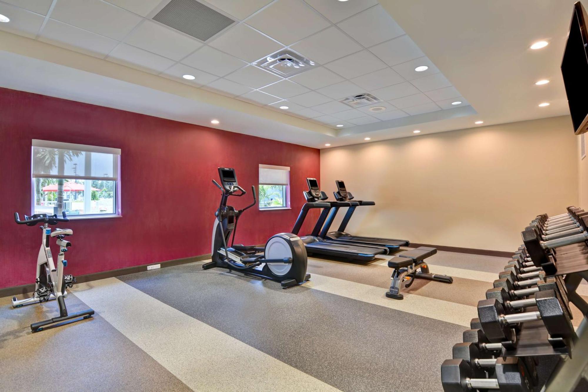 Home2 Suites By Hilton Naples I-75 Pine Ridge Road Exterior photo