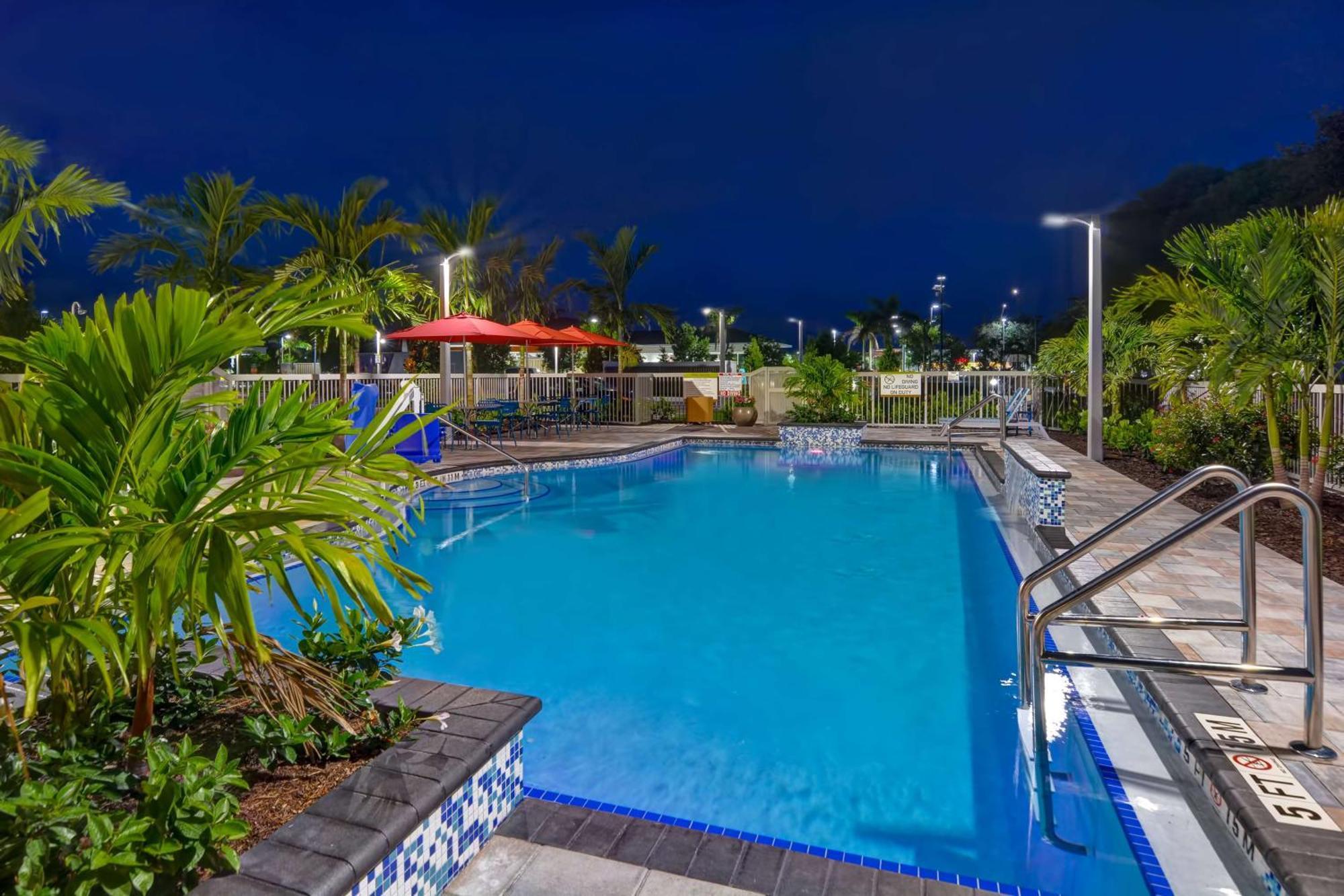 Home2 Suites By Hilton Naples I-75 Pine Ridge Road Exterior photo